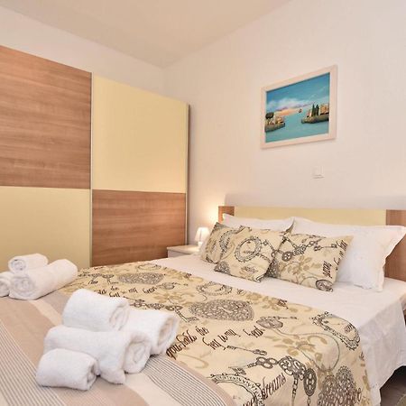 Lovely Home In Split With Jacuzzi Bagian luar foto