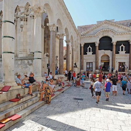 Lovely Home In Split With Jacuzzi Bagian luar foto