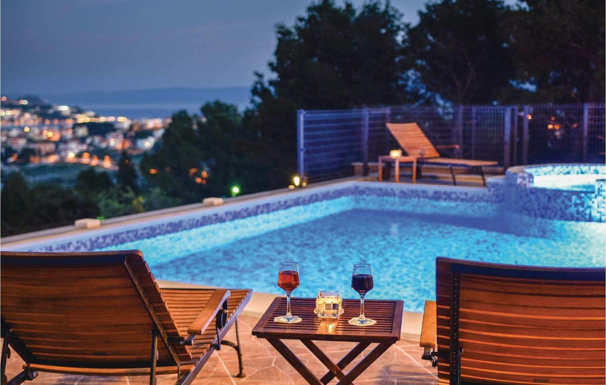 Lovely Home In Split With Jacuzzi Bagian luar foto