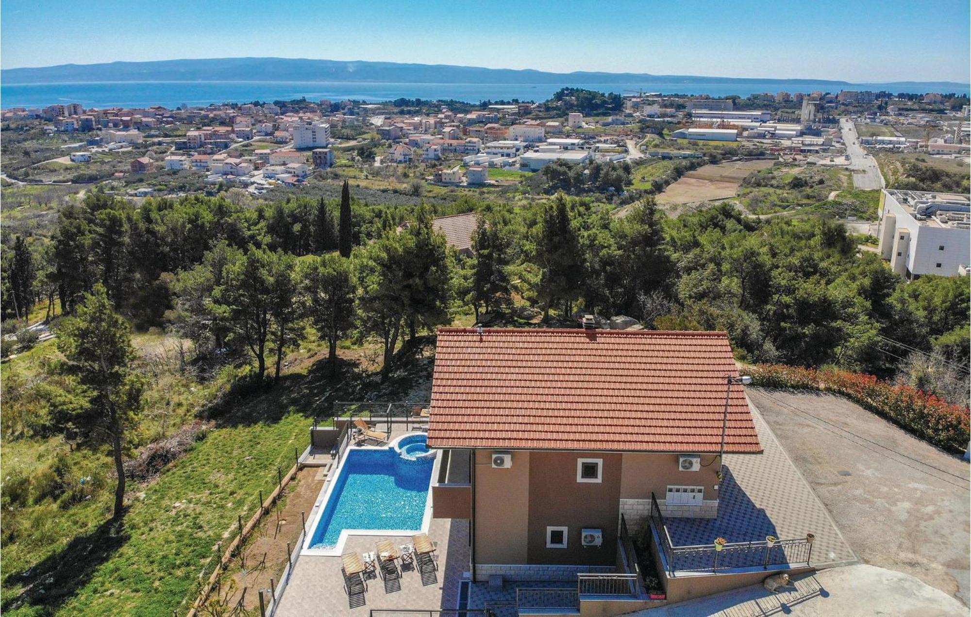 Lovely Home In Split With Jacuzzi Bagian luar foto