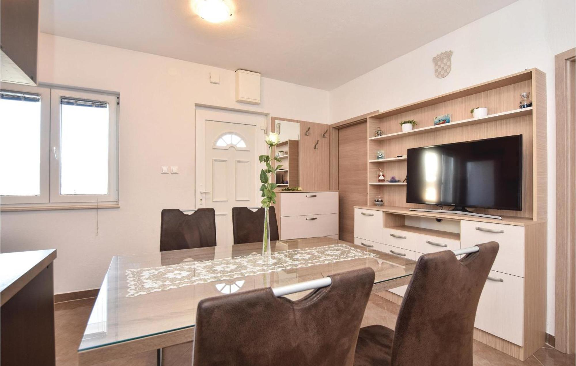 Lovely Home In Split With Jacuzzi Bagian luar foto