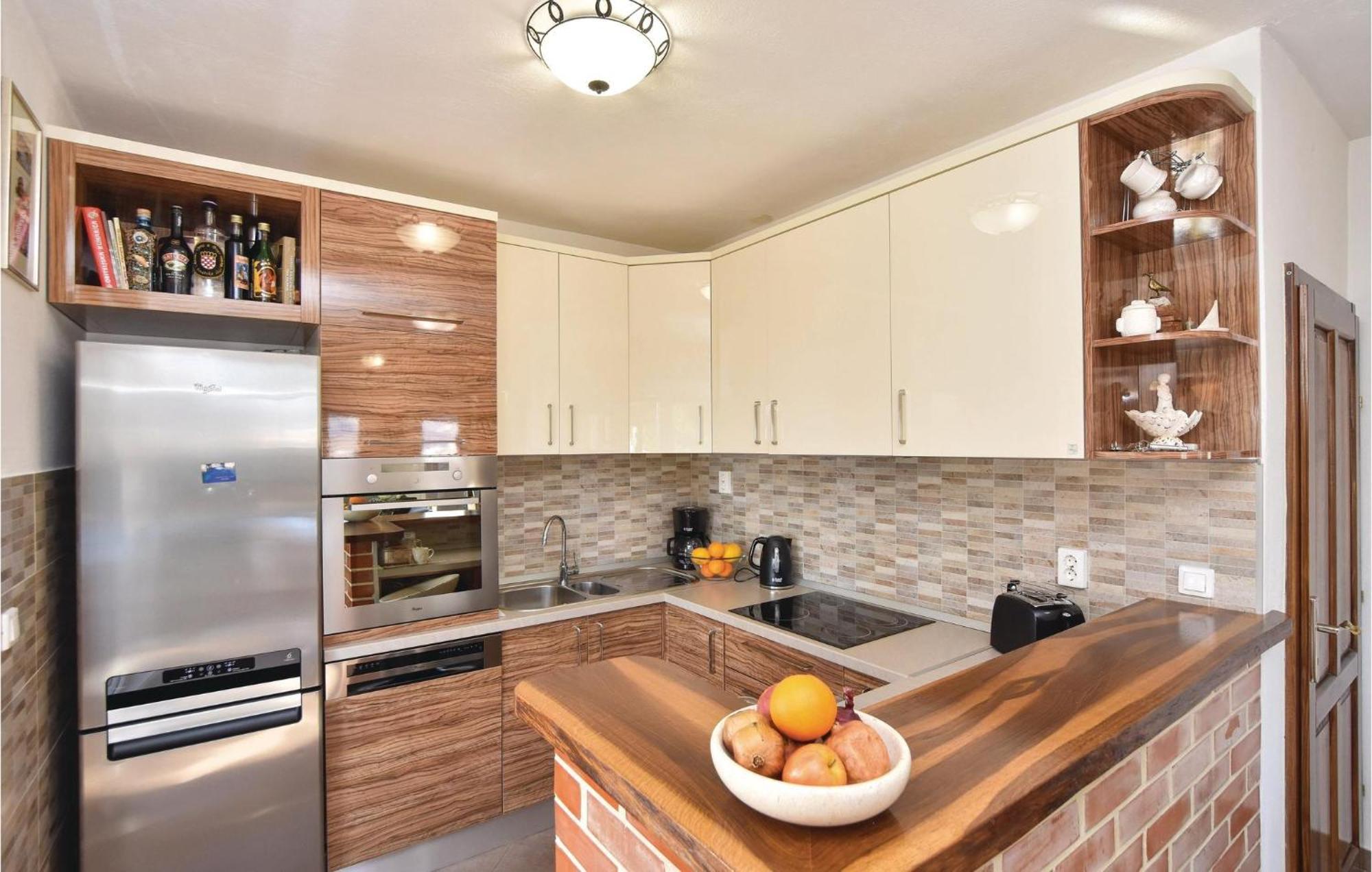Lovely Home In Split With Jacuzzi Bagian luar foto