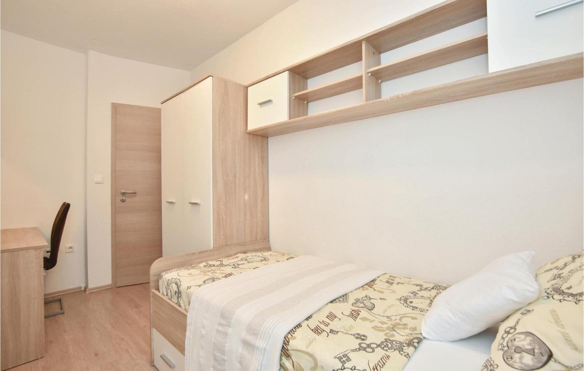 Lovely Home In Split With Jacuzzi Bagian luar foto