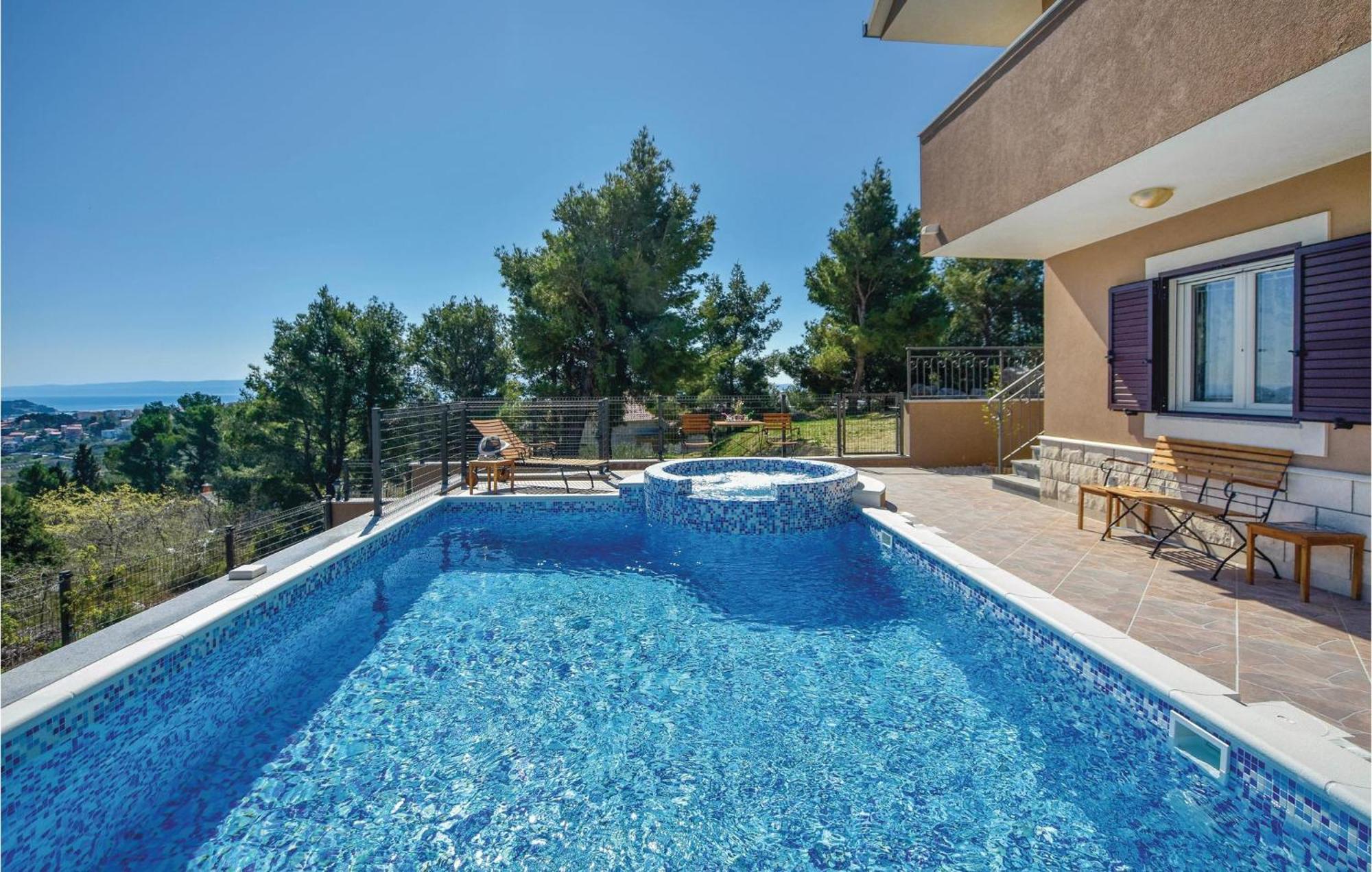 Lovely Home In Split With Jacuzzi Bagian luar foto